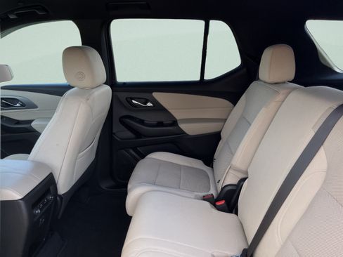 Used 2023 Chevrolet Traverse LS AWD/4WD image 21