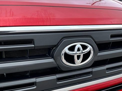 Used 2017 Toyota Tacoma SR5 image 30