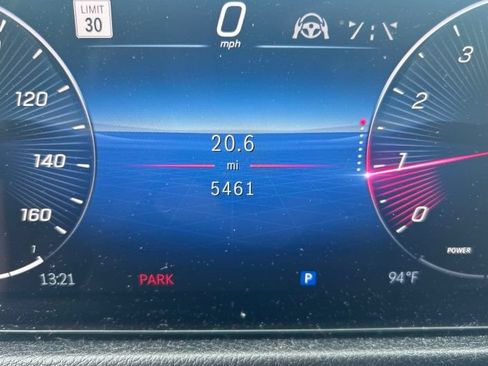 Used 2024 Mercedes-Benz GLB 250 image 7
