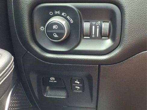 Used 2024 RAM 1500 Laramie AWD/4WD image 25