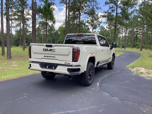 New 2026 GMC Sierra 2500 AT4 w/ AT4 Premium Plus Package AWD/4WD image 5