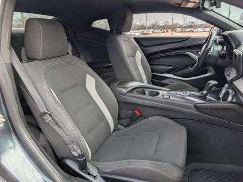 Used 2020 Chevrolet Camaro LT image 22