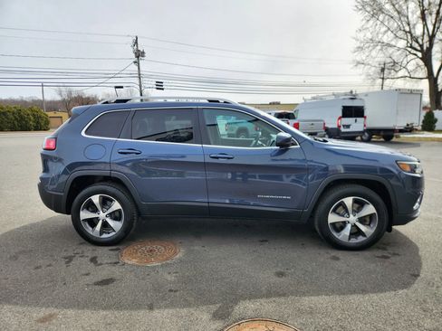 Used 2019 Jeep Cherokee Limited AWD/4WD image 19