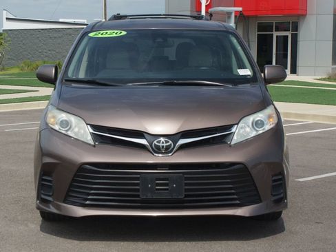 Used 2020 Toyota Sienna LE FWD image 16