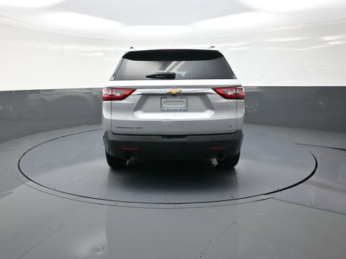 Used 2020 Chevrolet Traverse LT image 4
