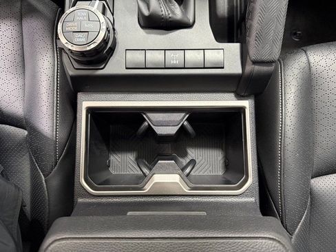 Used 2025 Toyota 4Runner TRD Off-Road image 13