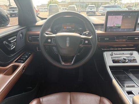 Certified 2024 Lincoln Aviator Reserve w/ Jet Package AWD/4WD image 17