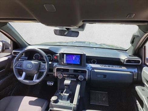 Used 2025 Toyota Tacoma TRD Sport AWD/4WD image 17