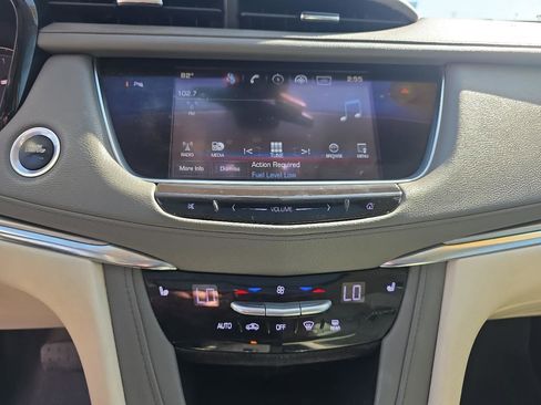 Used 2017 Cadillac XT5 Luxury w/ Driver Awareness Package image 16