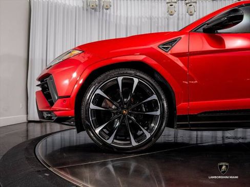 Used 2024 Lamborghini Urus S AWD/4WD image 7