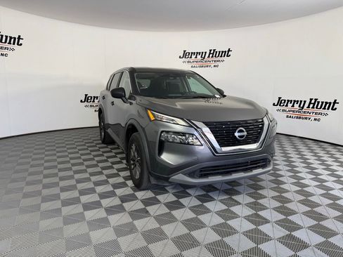 Used 2023 Nissan Rogue S image 7