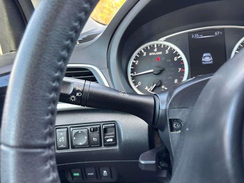 Used 2017 Nissan Sentra SV image 21