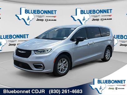 New 2026 Chrysler Pacifica Select