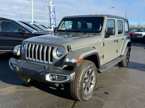 Used 2020 Jeep Wrangler Unlimited Sahara image 24