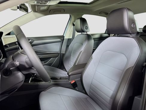New 2026 Volkswagen Jetta SE FWD image 21