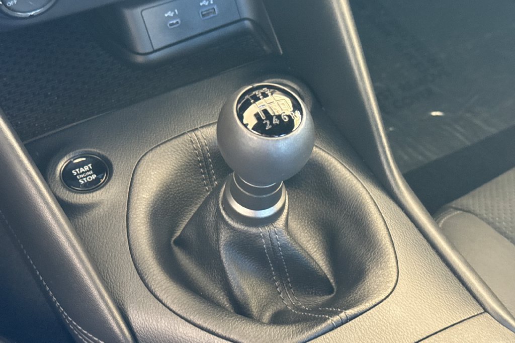 Used 2024 Nissan Z Performance w/ Heritage Edition RWD image 18