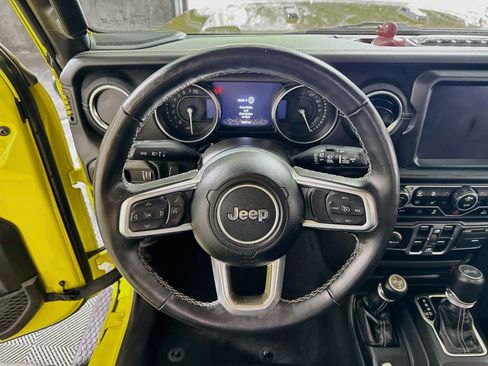 Used 2023 Jeep Wrangler Unlimited Sahara w/ Cold Weather Group AWD/4WD image 16