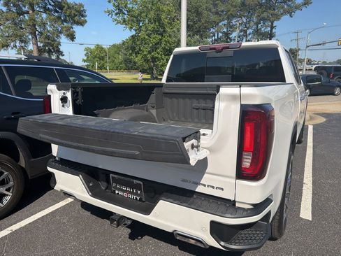Used 2023 GMC Sierra 1500 Denali w/ Denali Reserve Package AWD/4WD image 19