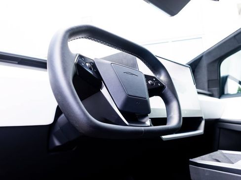 Used 2024 Tesla Cybertruck AWD Crew Cab image 19