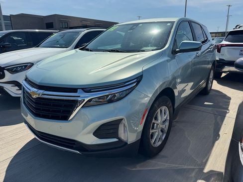 Used 2022 Chevrolet Equinox LT AWD/4WD image 2