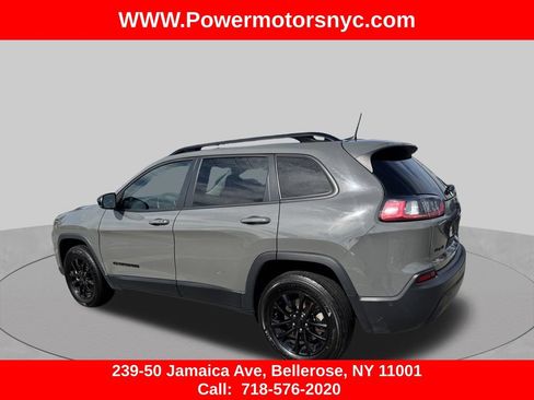 Used 2023 Jeep Cherokee Altitude Lux AWD/4WD image 3