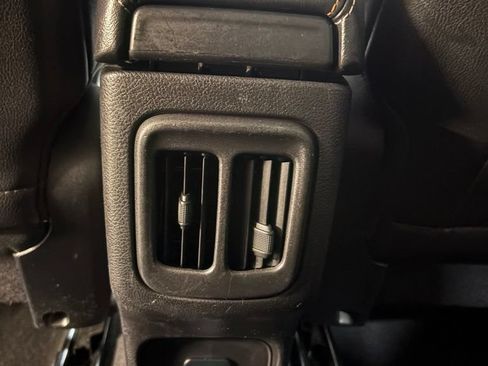 Used 2018 Jeep Compass Latitude AWD/4WD image 18