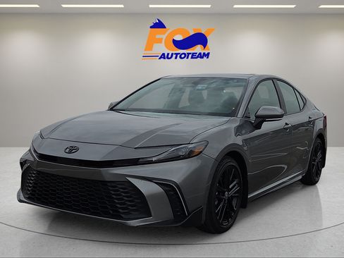 New 2026 Toyota Camry SE FWD image 1