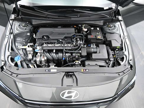 New 2026 Hyundai Elantra Limited FWD image 27