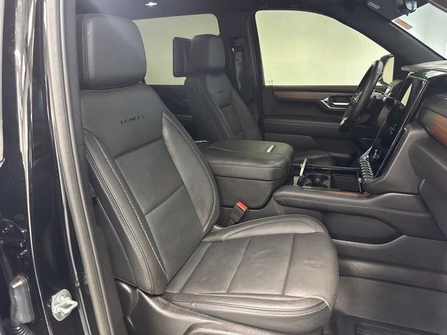 Used 2025 GMC Yukon XL Denali w/ Denali Reserve Package AWD/4WD image 31