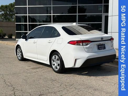 Used 2025 Toyota Corolla LE FWD image 5