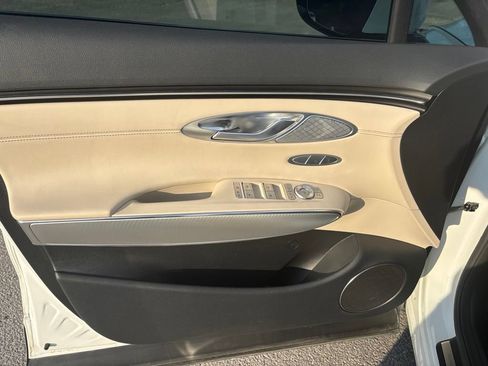 Used 2024 Genesis GV70 2.5T w/ Select Package AWD/4WD image 9