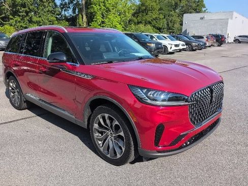 Used 2025 Lincoln Aviator AWD w/ Equipment Group 101A image 1