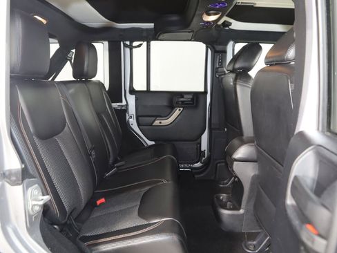 Used 2016 Jeep Wrangler Unlimited Sahara AWD/4WD image 14