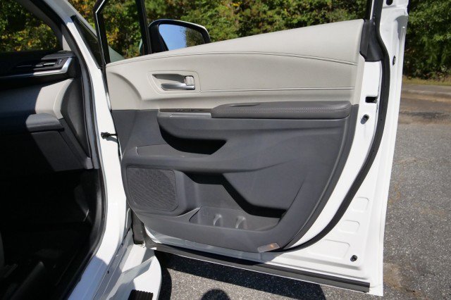 Used 2024 Toyota Sienna XLE w/ XLE Plus Package FWD image 47