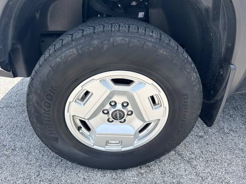 Certified 2024 Nissan Frontier SV w/ Hardbody Edition AWD/4WD image 10
