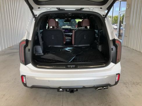 Used 2024 Kia Telluride SX w/ Towing Package FWD image 21