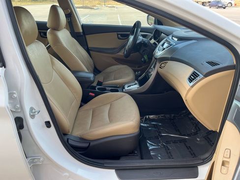 Used 2012 Hyundai Elantra Limited image 19