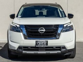 Used 2024 Nissan Pathfinder SL w/ SL Premium Package video 2