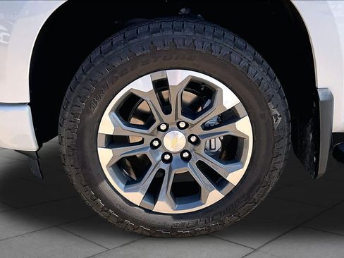 Used 2024 Chevrolet Silverado 1500 High Country w/ Technology Package AWD/4WD image 11