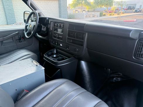 Used 2017 Chevrolet Express 2500 image 14