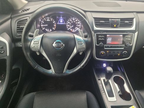 Used 2016 Nissan Altima 2.5 SR w/ Interior Lighting Package image 22