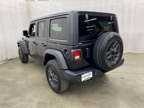 Used 2024 Jeep Wrangler Unlimited Sport AWD/4WD image 4