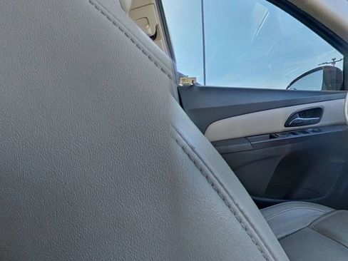 Used 2015 Chevrolet Cruze LT FWD image 27