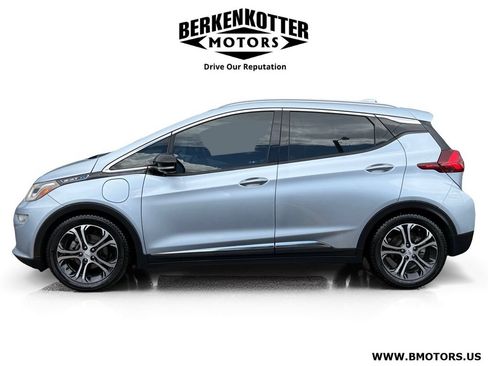 Used 2018 Chevrolet Bolt Premier w/ Driver Confidence II Package FWD image 6