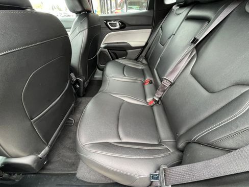 Used 2025 Jeep Compass Limited AWD/4WD image 27