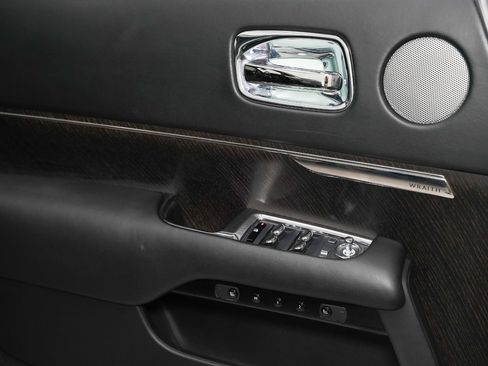 Used 2017 Rolls-Royce Wraith RWD image 41