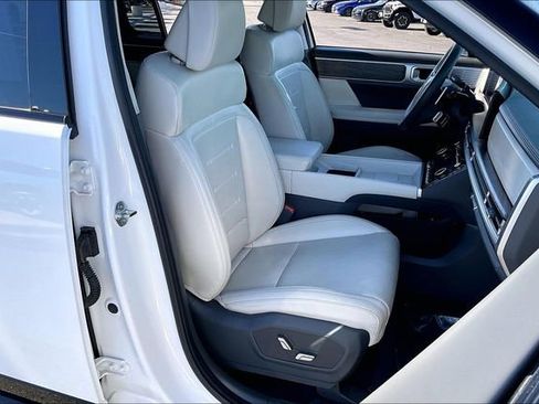 Used 2024 Hyundai Santa Fe Calligraphy image 6