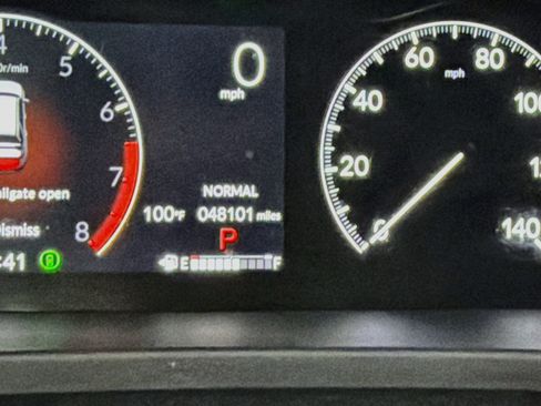 Used 2025 Honda Pilot Touring image 19