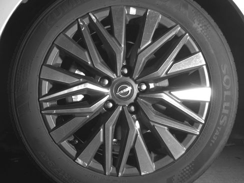 Used 2025 Nissan Altima 2.5 SV image 12