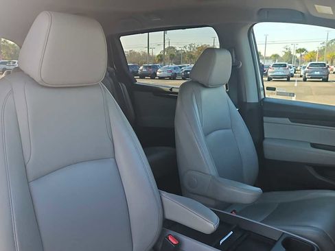 Used 2021 Honda Odyssey EX-L image 27